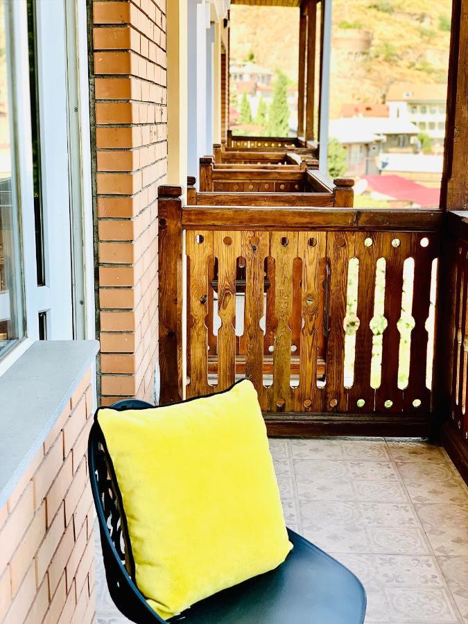 Apartment With Balconies In Old Tbilisi Exterior foto