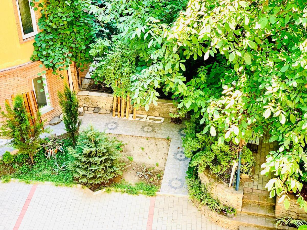 Apartment With Balconies In Old Tbilisi Exterior foto